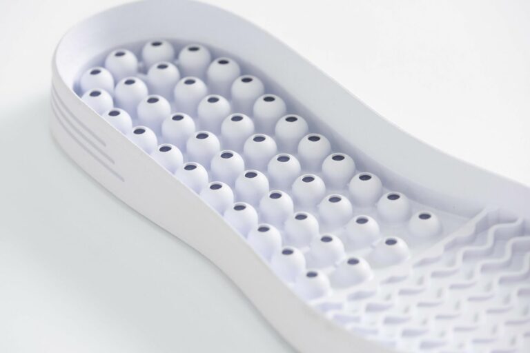 Die DMX Microbubble-Technologie im Court Sneaker von Reebok und Muji. (Foto: Muji)