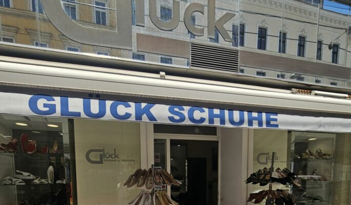 Im Wiener 18. Bezirk führt Doris Stöger das Damenschuhgeschäft Glück Schuhe & Taschen. (Foto: Glück Schuhe & Taschen)