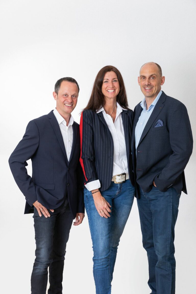 Die Geschäftsführung von links: Nico Maims, Tanja Endres und Matthias Endres (Foto: Schön & Endres)