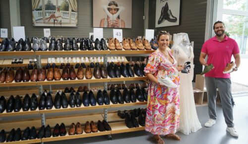 Aline und Alexander Gautsche in ihrem Shoe Factory Outlet in der Massachusetts Avenue. (Foto: Gautsche)