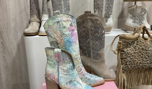 Western Boots und Metallics gehörten zu den Highlights der Micam. (Modelle: Alma en Pena)