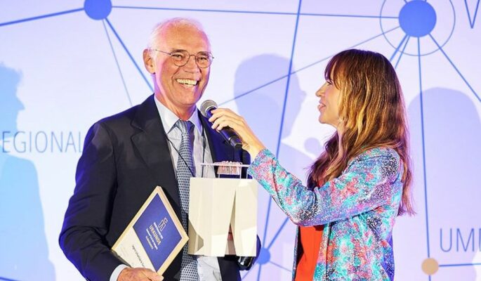 Stefan Stolitzka, CEO und Eigentümer von Legero United, nimmt den Trigos Award 2024 an. (Foto: Legero United)