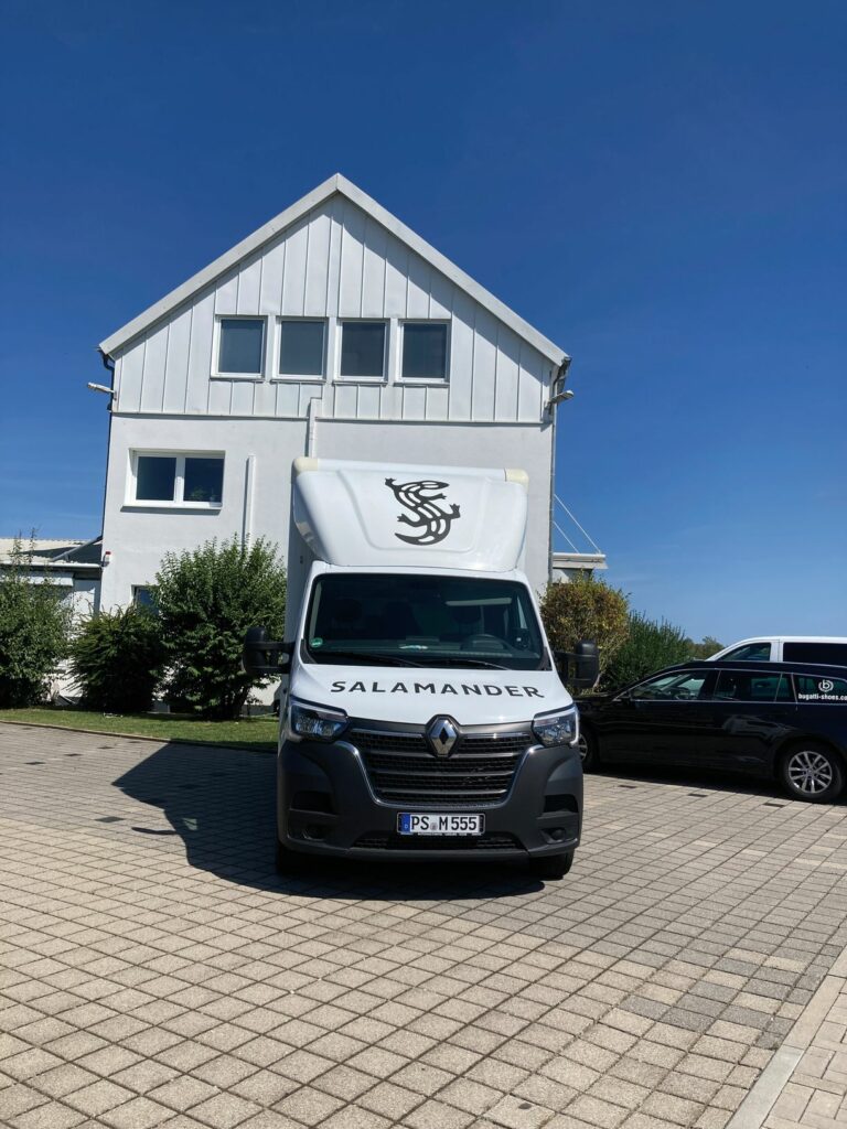 Salamander vor dem Start: Astormueller-Dienstleister MST in Pirmasens (Foto: Redaktion)