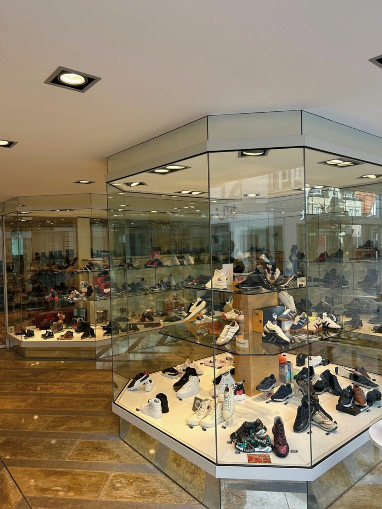Eine Größe im Ostwestfälischen: Die Schuhgeschäfte von Mengedoht (Foto: Schuhhaus Mengedoht)