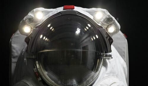 Prada und Axiom Space haben gemeinsam den Raumanzug der Mondmission 2026 entworfen. (Foto: Axiom Space)