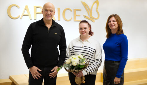 (v.l.n.r.): Jürgen Cölsch, Geschäftsführer von Caprice, Julia Wichmann, Mediengestalterin, und Celine Diebold, Head of Marketing (Foto: Caprice)