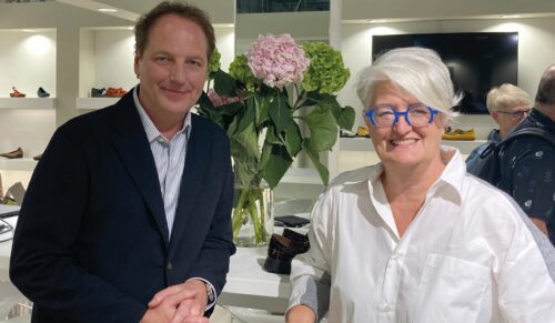 Arche-CEO Catherine Hélaine und Generaldirektor Frédéric Jacob während der Micam in Mailand (Foto: Redaktion)