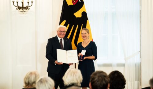 Bundespräsident Frank-Walter Steinmeier und Vaude-Geschäftsführerin Antje von Dewitz (Foto: Bundesregierung / Sandra Steins)