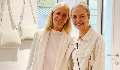 Auf einer Wellenlänge: Yvonne Würthner und ihre Tochter Gina Würthner ergänzen sich ideal. Kürzlich haben sie zusätzlich zu ihrem Hauptgeschäft noch eine Weinbar mit Concept Store eröffnet, wo sie Weine und Deko-Artikel verkaufen. (Foto: Das kleine Feine)