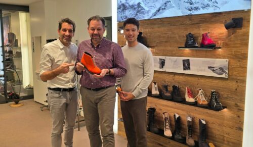 Claudio Minder, Lukas Kindlimann und Karl Müller im Kandahar Shop-in-Shop am Rennweg in Zürich. (Foto: Kandahar / Kybun Joya)