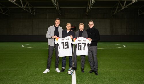 V..l.n.r:. Henning Wegter (DFB), Maximilian Böck (Marc O’Polo), Dr. Holger Blask (DFB), Sandro Schramm (Marc O’Polo) (Foto: Yuliia Perekopaiko/DFB)