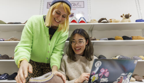 Schuhe im Fokus: Auf der 102. Expo Riva Schuh & Gardabags ging es um die Sichtung der neuen Kollektionen. (Foto: Expo Riva Schuh)