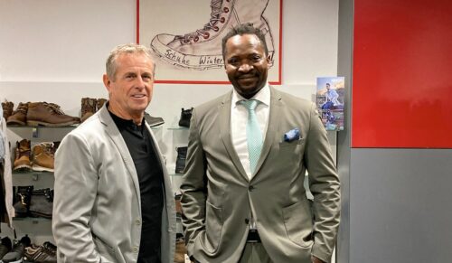 Gutes Team: Inhaber Andreas Neuhaus und Verkäufer Serge Ngampolo (Foto: Redaktion)