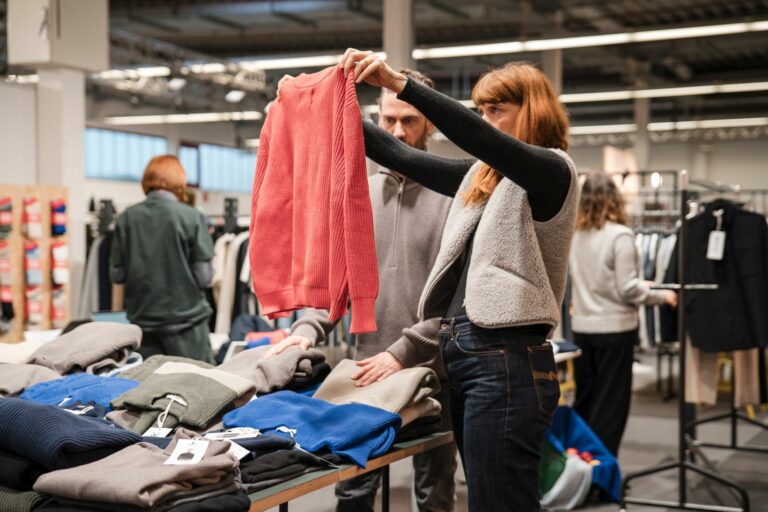 Grober Strick ist einer der wichtigsten Trends im nachhaltigen Modesegment in der Saison H/W 25/26. (Motiv: Mela/Foto: Innatex)