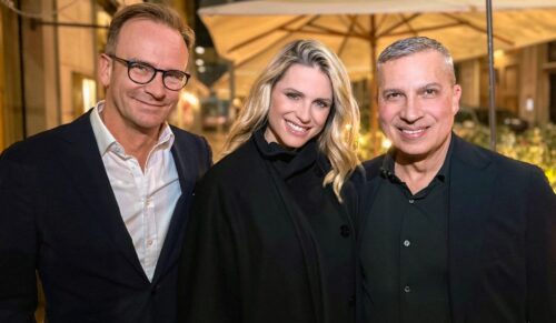 Von links: Jens Beining (CEO der Wortmann Gruppe), Moderatorin Michelle Hunziker, Fabio Lombardi (Sales Manager Italy Marco Tozzi) (Foto: Marco Tozzi)