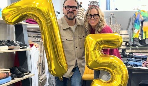 Schuhhändler Marko Stark, im Bild mit Ehefrau Nicole, feiert die 75 Jahre mit einem Pop-up-Store (Foto: Stark)
