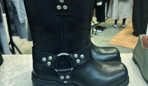 Boots H/W 2025/26: Modell von Sophie Schnoor