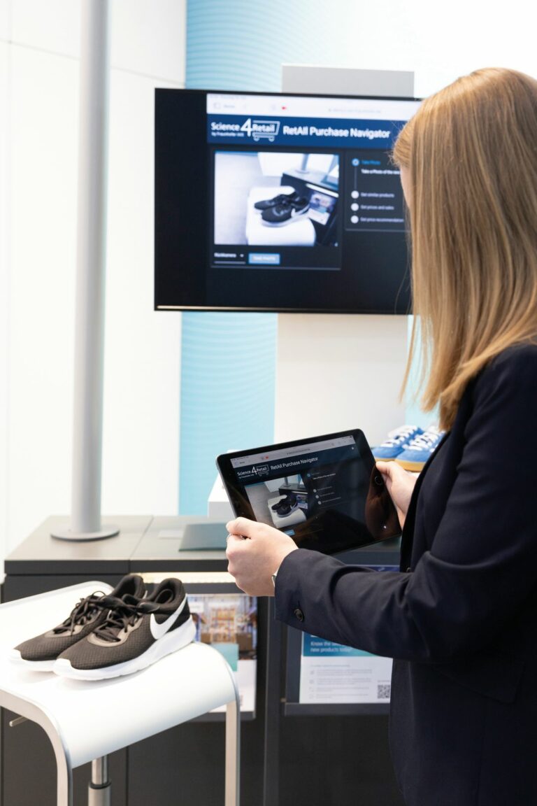 Fraunhofer IAIS verspricht Absatzprognosen auf Basis eines Fotos. (Foto: Messe Düsseldorf/Ctillmann)