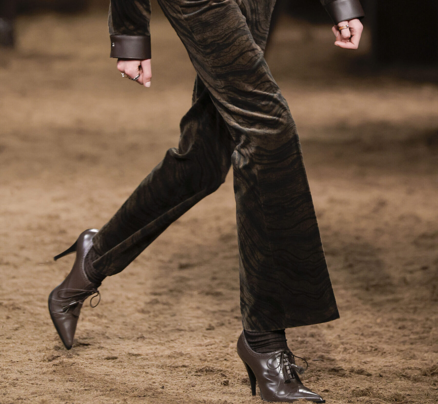 Schuhe auf der Paris Fashion Week: Hermès (Foto: Catwalkpix)