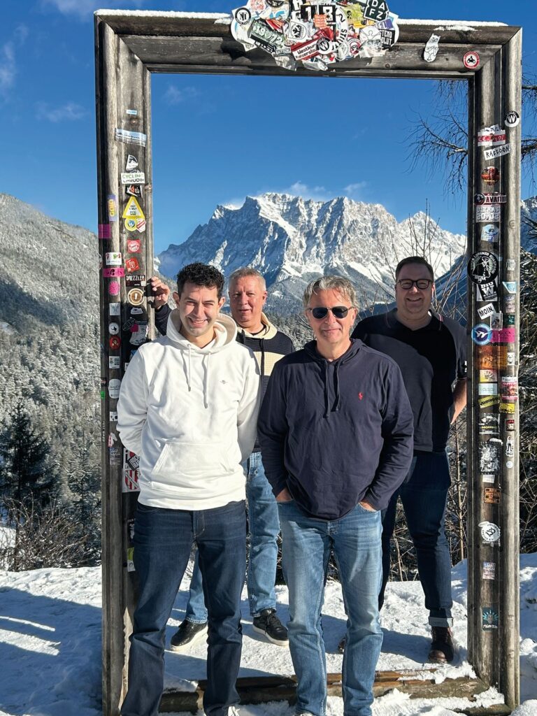 SABU on the road, auch in Riva del Garda. Annähernd 100 Kollektionen sichtet das Team pro Saison. (Foto: SABU)