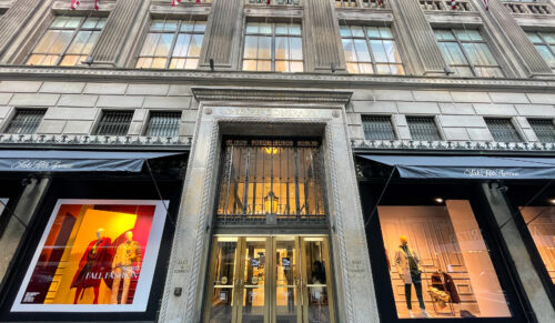 Saks Fifth Avenue-Store in Manhattan (Foto: Adobe Stock)