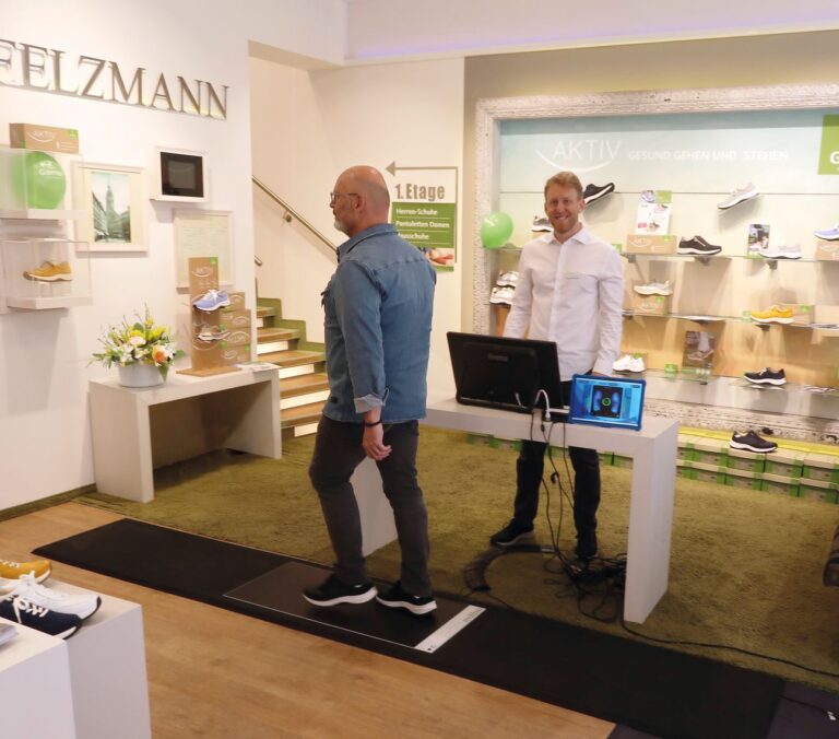 Einfach loslaufen: So kann analysiert werden, wie der Fuß auftritt und welche Wirkung ein Schuh erzielt. (Foto: Ganter)
