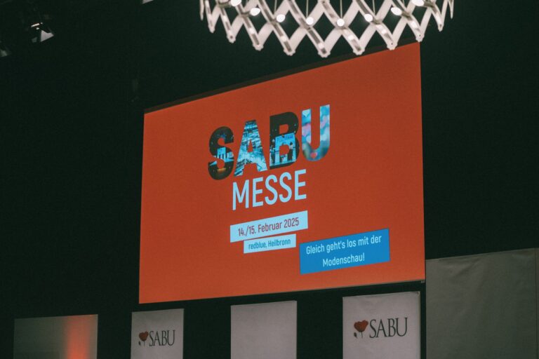 Impressionen von der SABU-Messe am 14./15. Februar 2025: 
Die Modenschau gilt als Highlight der Veranstaltung. Hier werden die Trends der neuen Saison sicht- und erlebbar. (Foto: SABU)