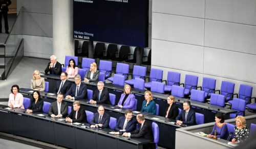 Die Regierungsbank im Deutschen Bundestag (Foto: Thomas Imo/Photothek/Bundestag)
