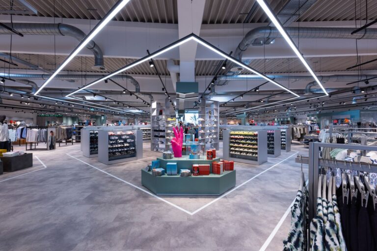 Mit dem Young Fashion-Geschäft wurde beim Umbau in Rödental ein zweites Haus bezogen. (Foto: Muecke)