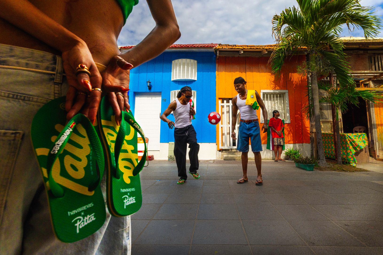 Havaianas und Patta arbeiten für einen limitierten Zehentrenner zusammen. (Foto: Havaianas)