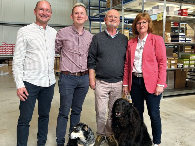 Familie Majowski (von links): Nico Vetter, Marc Majowski, Joachim Majowski, Gerswind Majowski, Emil und Alice (Foto: Redaktion)