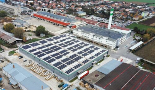 Photovoltaik-Anlage auf dem Lowa-Werk in Bošany (Foto: Lowa)
