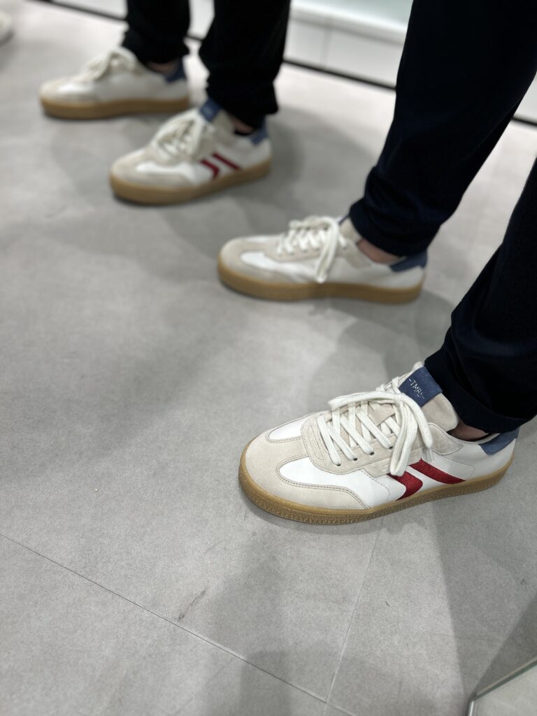 TMRS Men-Modelle wurden während der Expo Riva Schuh schon am Messestand von Tamaris getragen. (Foto: Redaktion)