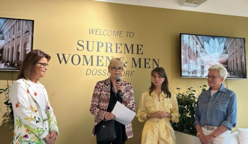 Die Eröffnungsrunde der Supreme (v.l.n.r.: Sabine Lohèl, Mirjam Dietz, Anna Lohèl und Kirsten Klauser) (Foto: Redaktion)
