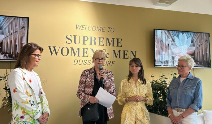 Die Eröffnungsrunde der Supreme (v.l.n.r.: Sabine Lohèl, Mirjam Dietz, Anna Lohèl und Kirsten Klauser) (Foto: Redaktion)