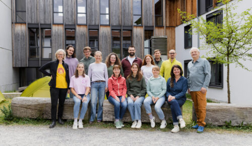 Vaude Mitarbeitende aus allen Bereichen haben am neuen Nachhaltigkeitsbericht mitgewirkt. (Foto: Vaude)