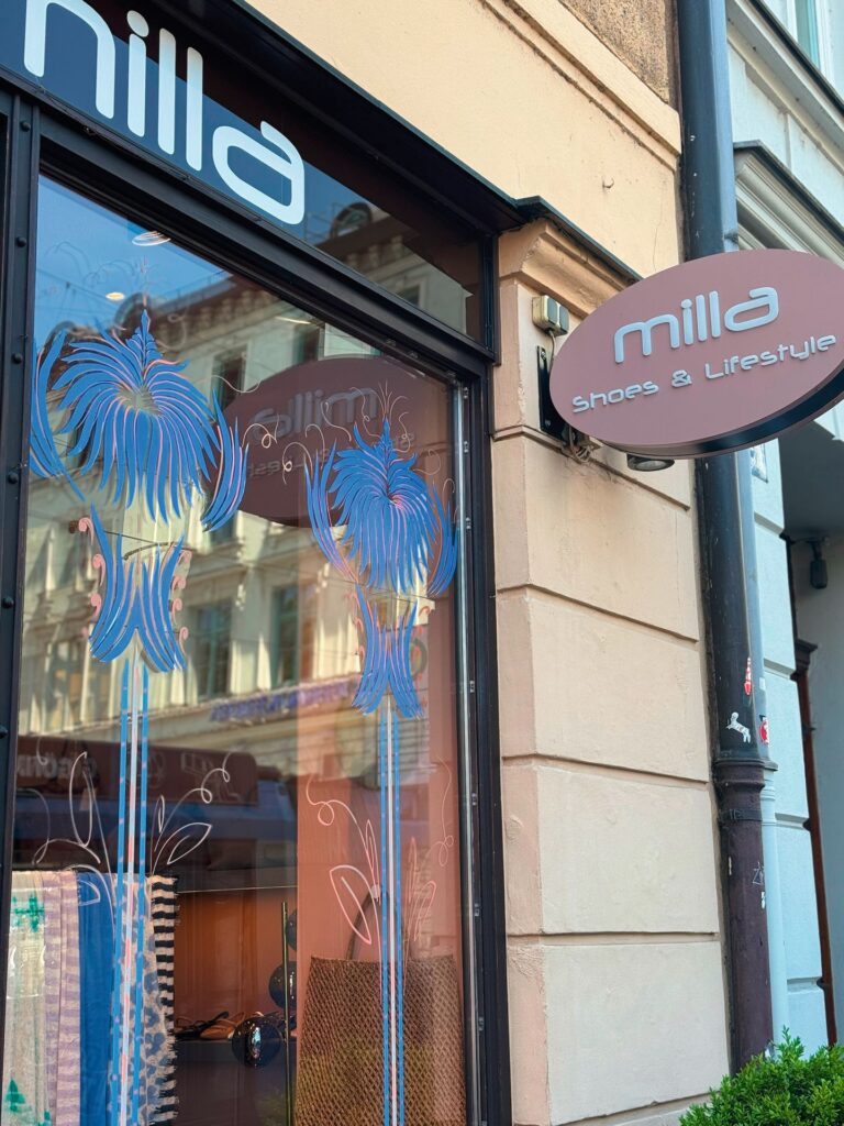 Die Motive für die Fenstergestaltung wurden eigens für Milla entwickelt. (Foto: Milla)