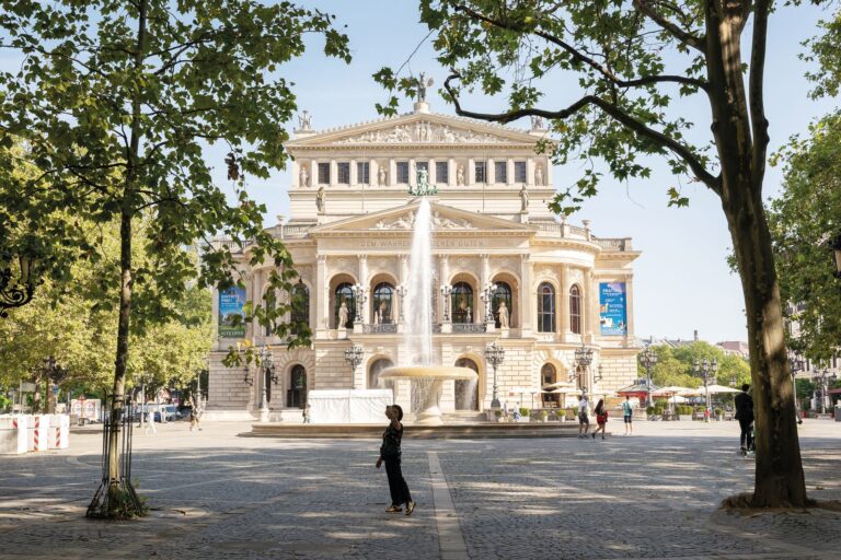 Landmark in der Innenstadt: die Alte Oper (Foto: Visit Frankfurt/Isabela Pacini)
