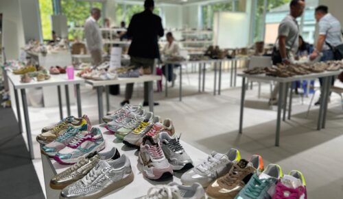 Viel Farbe, viele Sneaker – aber auch neutrale Töne, Loafer und feminine Styles waren auf der Goodiez zu sehen. (Foto: Redaktion)