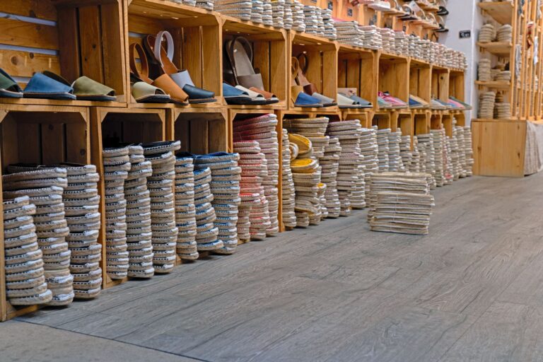 Rund 80 Mio. Paar Schuhe werden jährlich in spanischen Schuhfabriken gefertigt. (Foto: Adobe Stock)