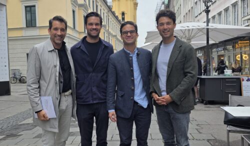 Von links: Claudio Minder (Kybun Joya), Luca Tretter (Tretter), Gregor Tretter (Tretter) und Karl Müller (Kybun Joya) in München (Foto: Kybun Joya)