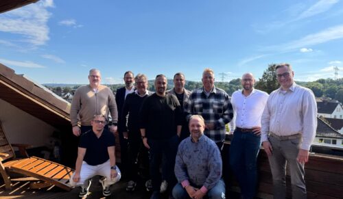 Die BTE-Arbeitsgruppe „Datenaustausch in der Schuhbranche“: Im Bild v. l. hintere Reihe: Michael Geimer (Etos), Dr. Matthias Will (Horn-Company), Thomas Rosemann (Etos), Uwe Elst (SABU), Patrick Abend (Wortmann), Sönke Padberg (BTE), Thorsten Fritsch (ECC), Patrick Weigang (Wortmann) Im Bild v. l. vordere Reihe: Ronny Heinemann, Roman Degenhardt (beide Der Schuhladen) Es fehlt: Marcus Höhne (Schuhhaus Hittcher)