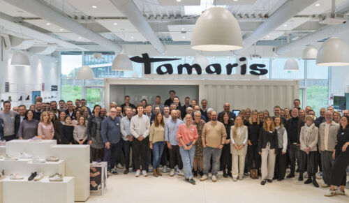Gruppenfoto der Storepartner (Foto: Tamaris) 