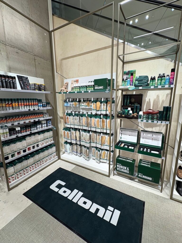 Große Auswahl, übersichtlich präsentiert: Collonil-Shop-in-Shop bei Humanic. (Foto: Collonil)