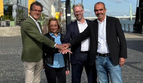 Die Führungsspitze der Verbundgruppe GMS (von links): Geschäftsführer Dr. Karsten Niehus, Kaufmännische Leiterin Elena Rotar, Geschäftsführer Martin Schneider und Thomas Schulte-Huermann. (Foto: GMS)