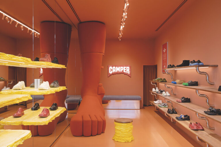 Kunstinstallation im Londoner Camper-Store (Foto: Camper)