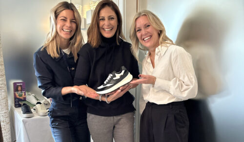 (v.l.n.r.) Manuela Sobotka, Brand Management Legero, Funda Vanroy, Markenbotschafterin Legero, und Wendy Cullingford, Leitung Business Unit Legero (Foto: Legero)