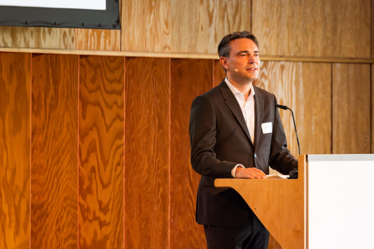 Mark Rauschen auf dem BTE-Kongress Fashion-Emotion 4.0 2025 (Foto: BTE)