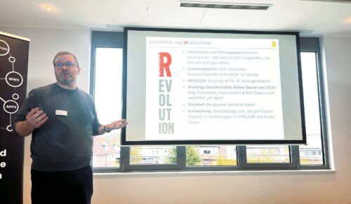 Dr. Björn Brandt informierte die Teilnehmenden des Kundentags über die Pläne mit Etos. (Foto: Redaktion)
