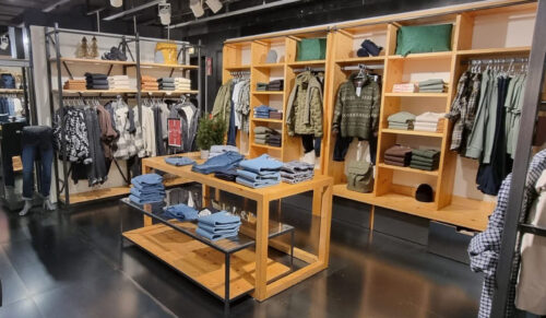 Fläche im Coin-Flagshipstore in Mailand (Foto: Mustang) 